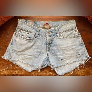 0/25– Vintage Lucky Brand Shorts!